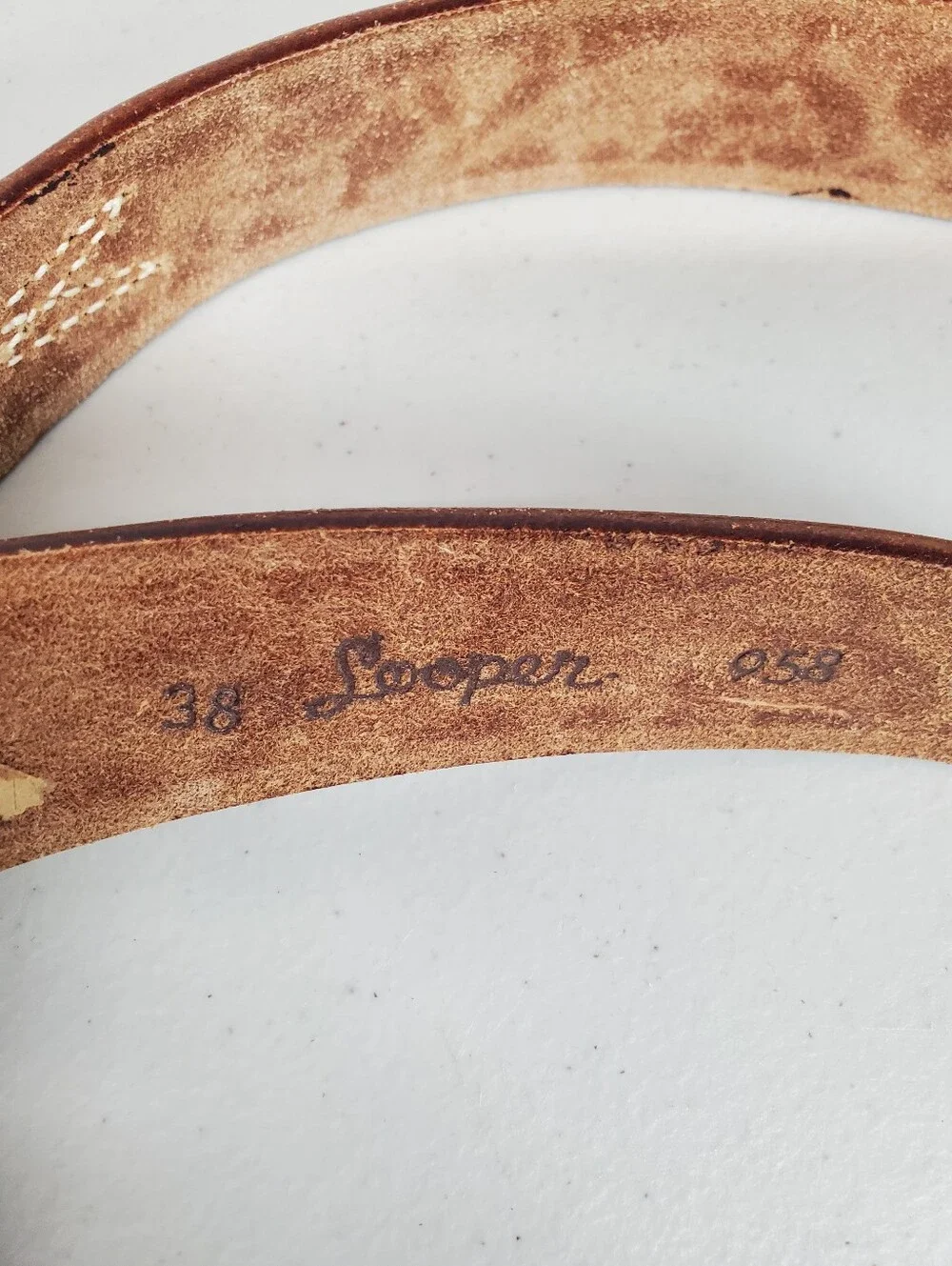 Vintage Looper Tooled Leaf Western Cowboy Style Adjustable Leather Belt Size 38